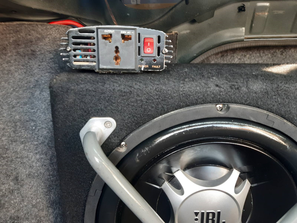 Поставив новий саб JBL GT-BASSPRO 12 5