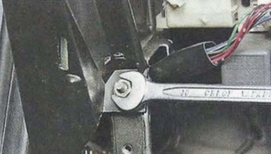 Зняття та встановлення монтажних блоків Nissan Primera P12. Частина -2 5