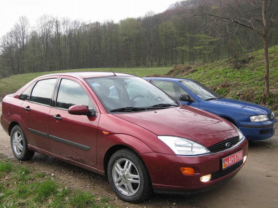 Nissan Primera VS Ford Focus 5