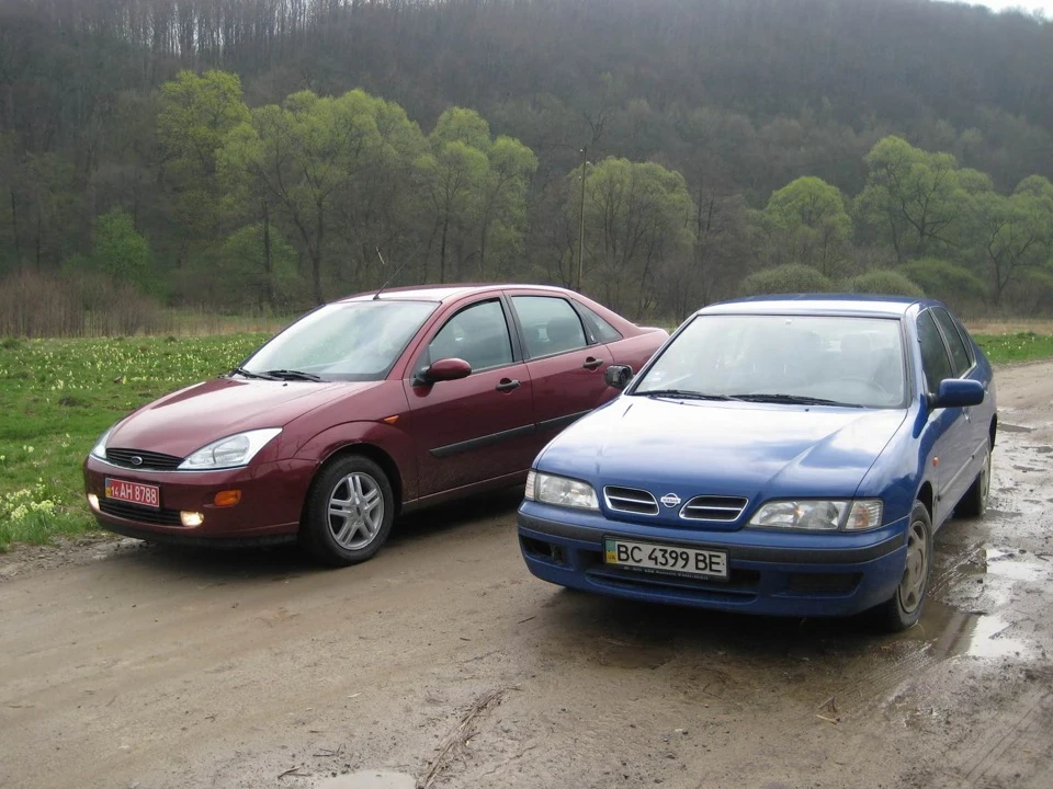 Nissan Primera VS Ford Focus
