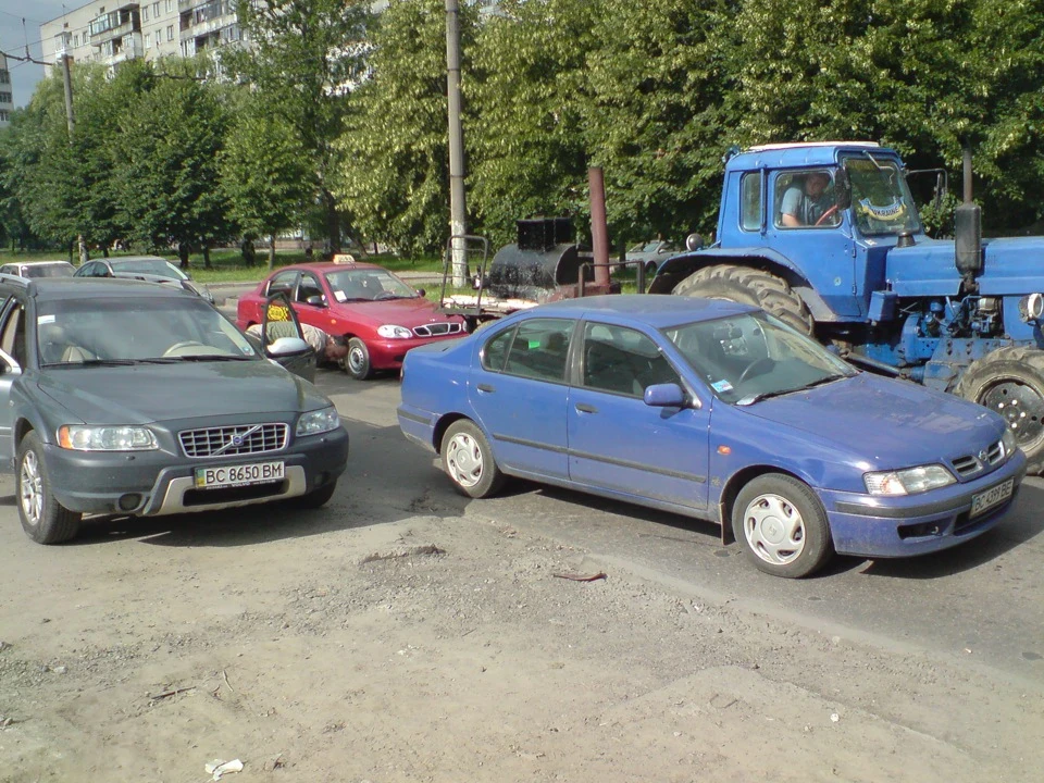 Nissan Primera VS Volvo XC70