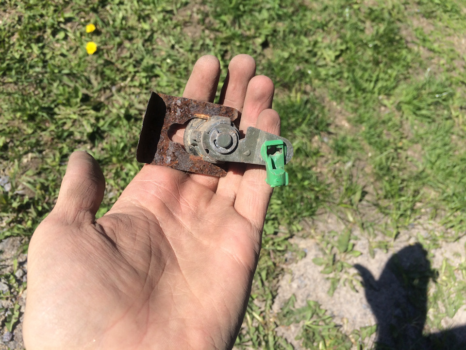 Заміна личинок у передніх дверях та неплановий колгосп динаміків Частина 1 5