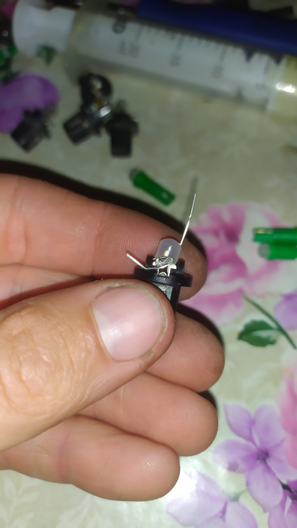 Заміна світлодіодних лампочок приладової панелі nissan primera p10 4