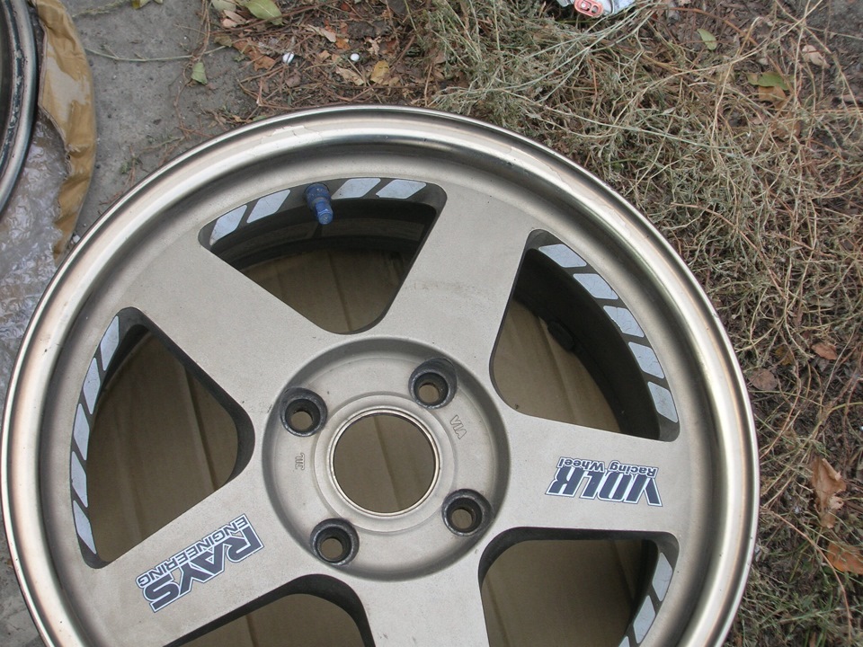 Volk Rayz TE37 2