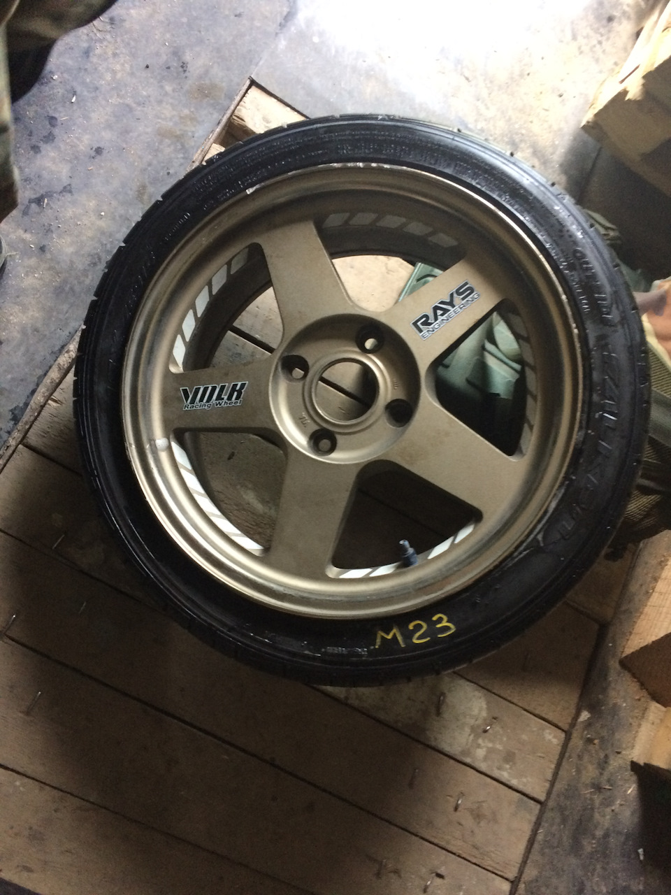 Wolk Rayz TE37 1