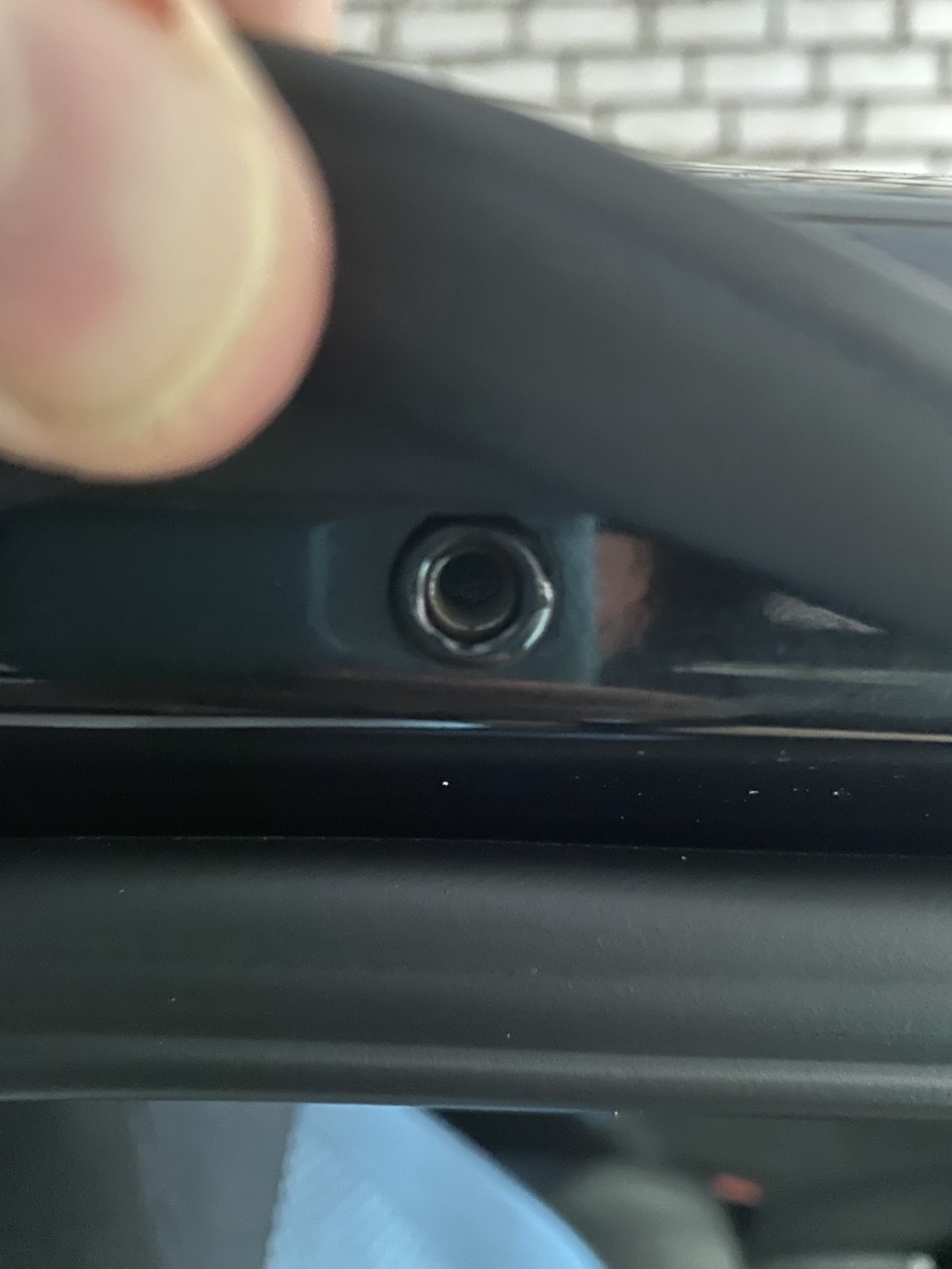 Установка поперечок Nissan та автобоксу Thule Motion XT L 4