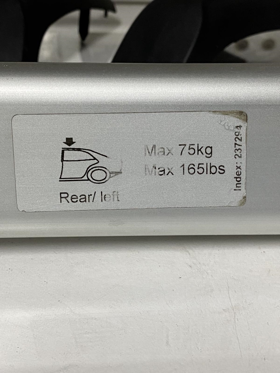 Установка поперечок Nissan та автобоксу Thule Motion XT L 2