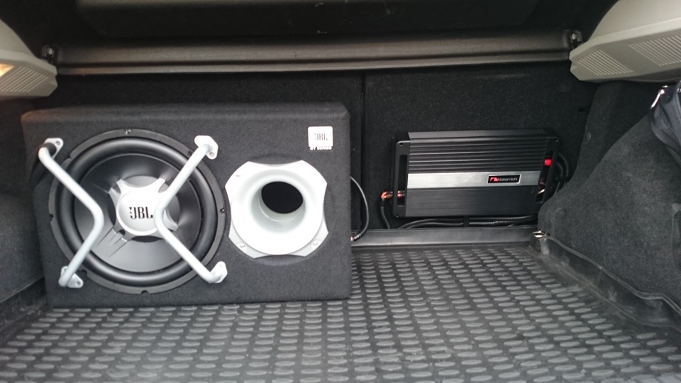 10. Підсилювач Nakamichi PL-475 & корпусний сабвуфер JBL GT5 1204BR 1