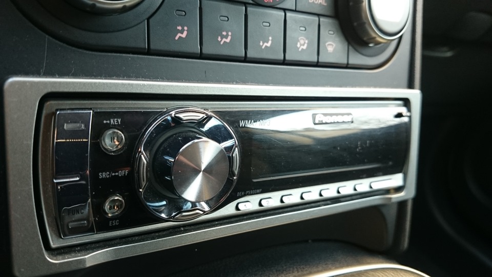 17. Pioneer DEH-5900MP 1