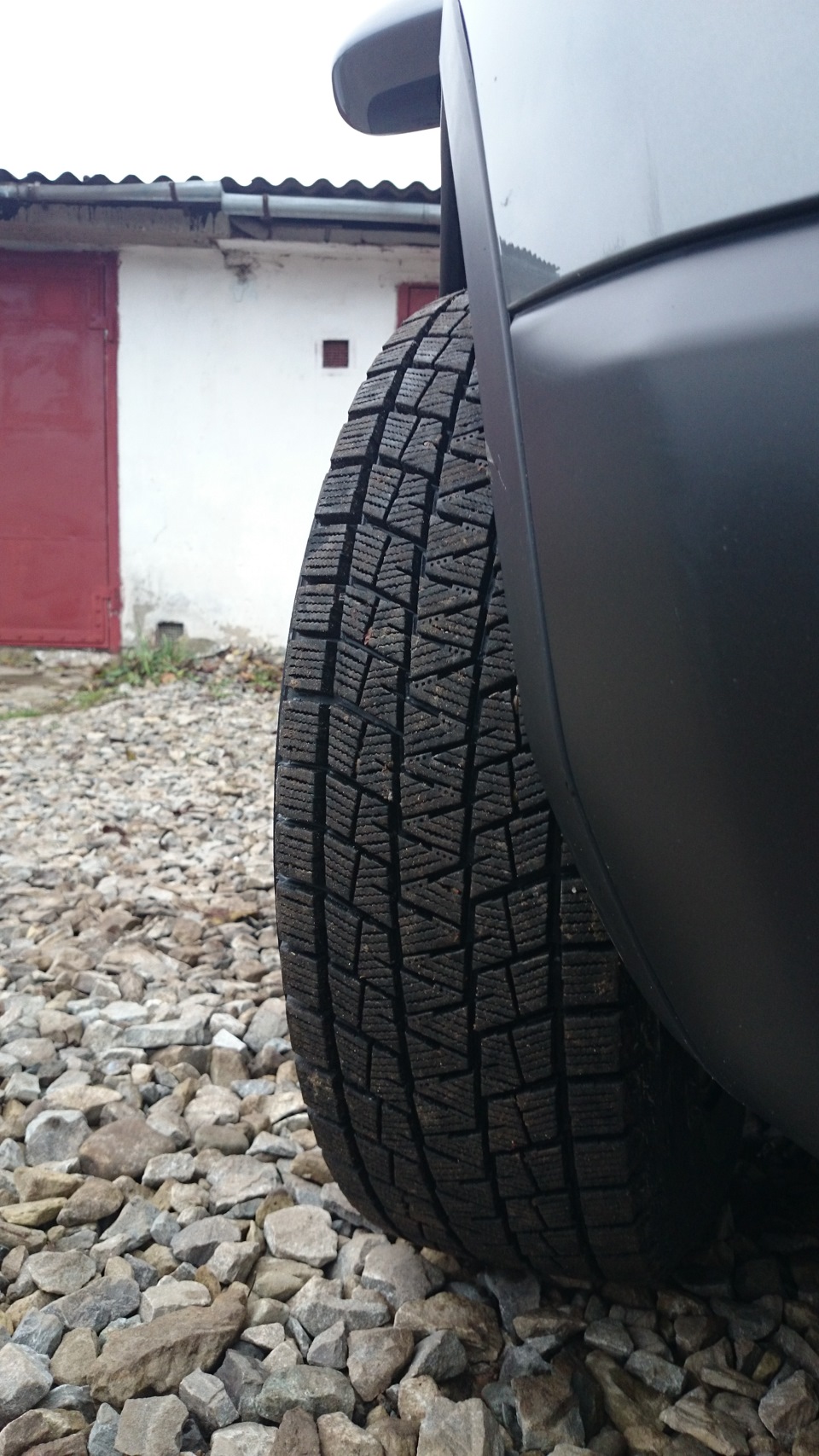 23. Bridgestone Blizzak DM-V1 2