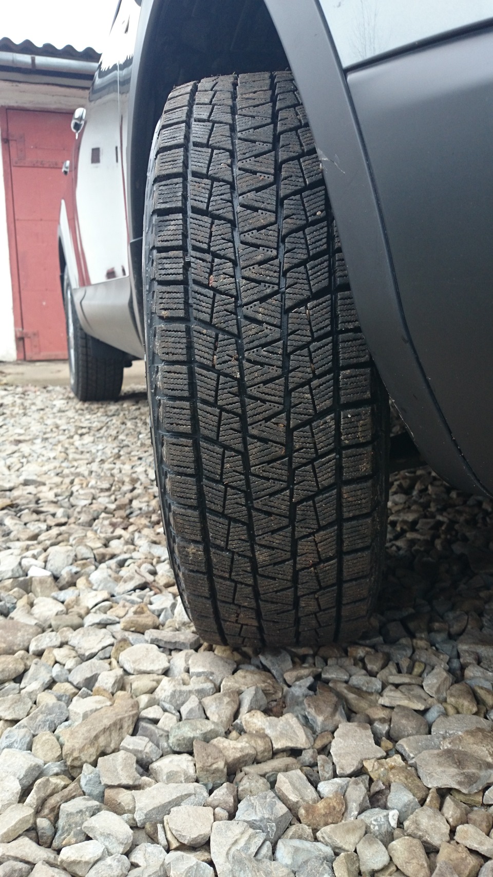 23. Bridgestone Blizzak DM-V1 1