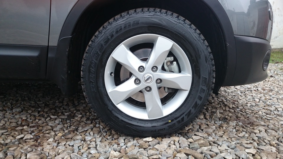 23. Bridgestone Blizzak DM-V1 4