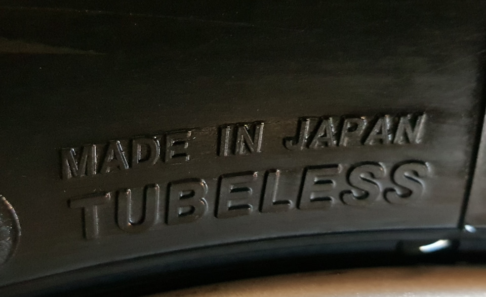 80. Bridgestone Blizzak DM-V2 215/65 R16 4