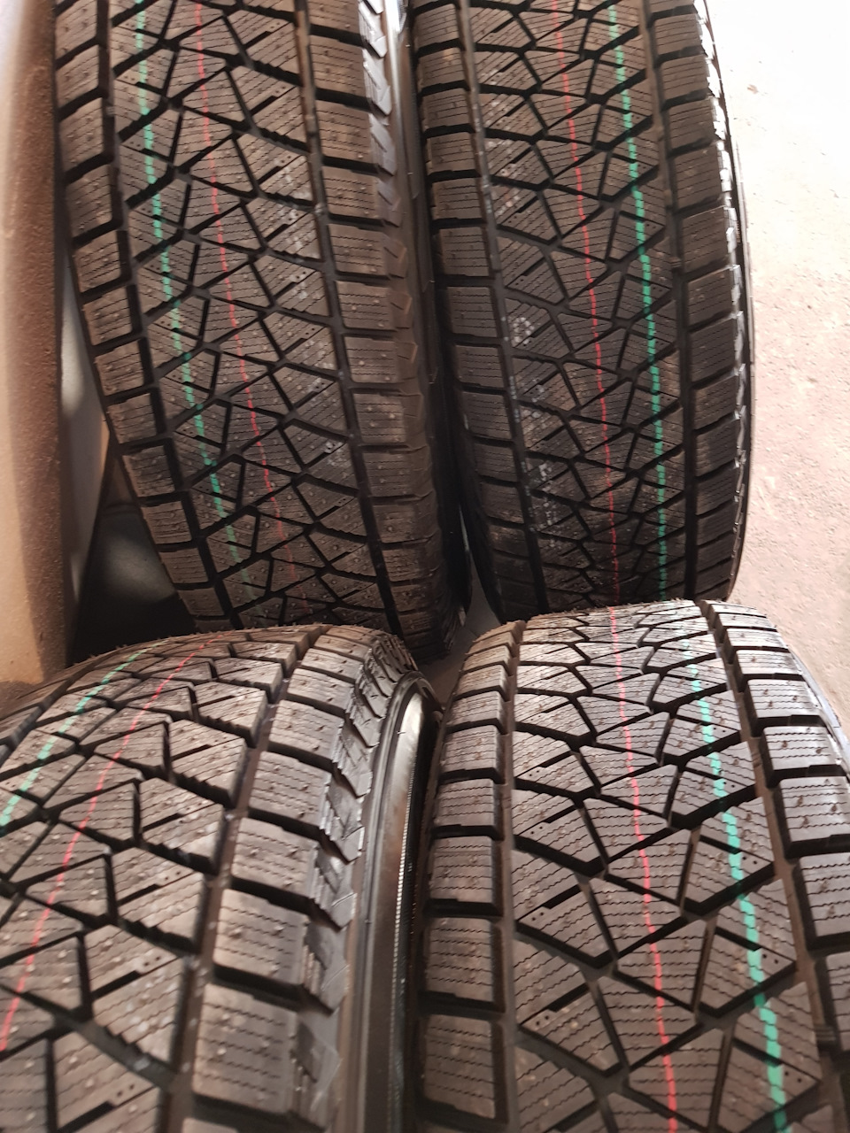 80. Bridgestone Blizzak DM-V2 215/65 R16 2