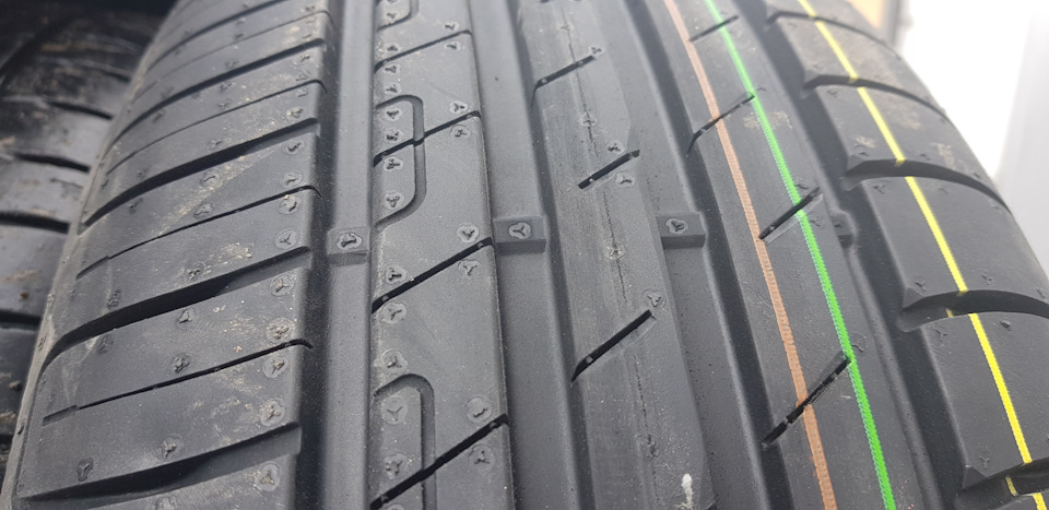 87. Goodyear EfficientGrip Performance 3
