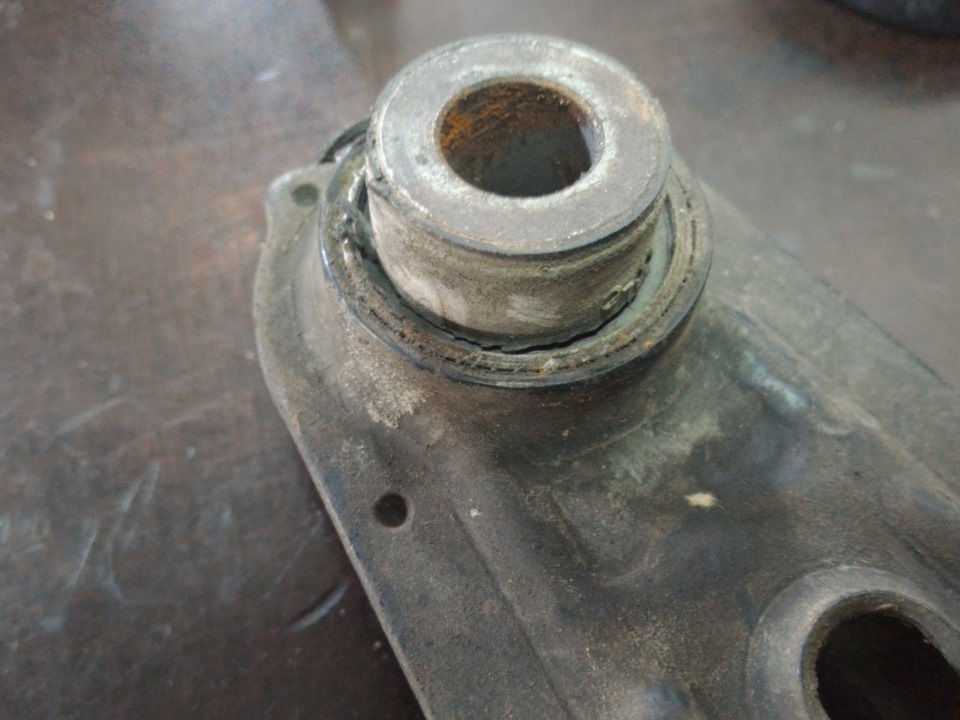 Заміна гальмівної та охолоджуючої рідини, нижня опора двигуна і т.д. 3