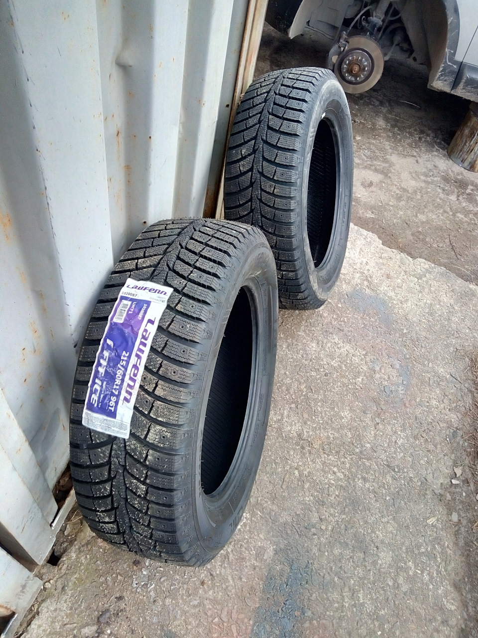 Зимова гума Laufenn I Fit Ice LW71 215/60 r17 1