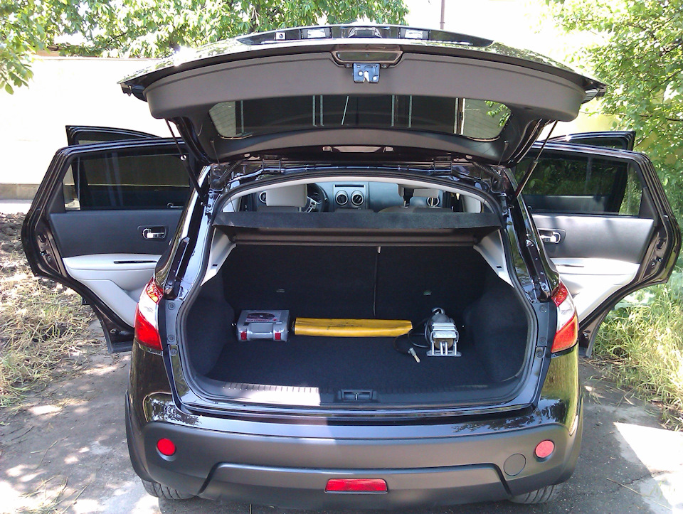 Екстер'єр та Інтер'єр Qashqai LE+ … 2