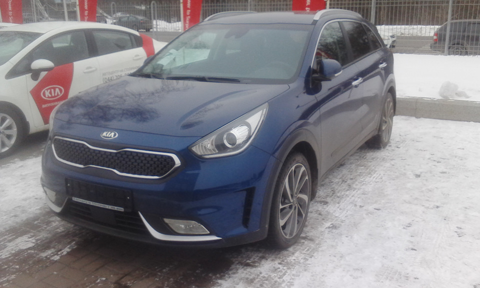 Порівнюю з новою KIA Niro 1