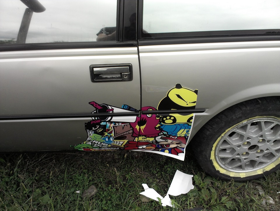 Поклейка sticker bombing + фарбування Флуоресцентною фарбою диски! 3