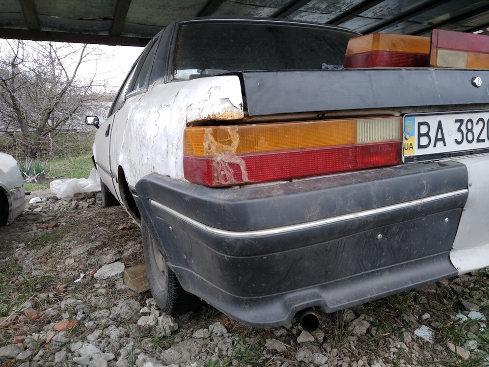 Задні ліхтарі 3