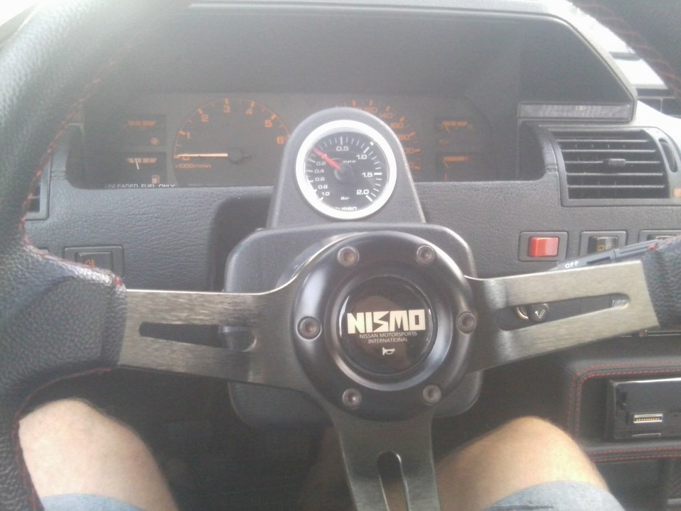 NISMO old style logo (наклейка на кнопку сигналу) 2