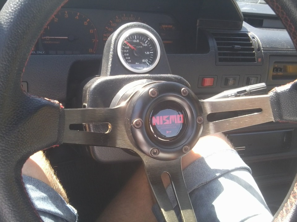 NISMO old style logo (наклейка на кнопку сигналу) 4