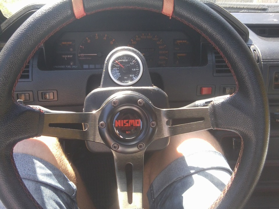NISMO old style logo (наклейка на кнопку сигналу) 3