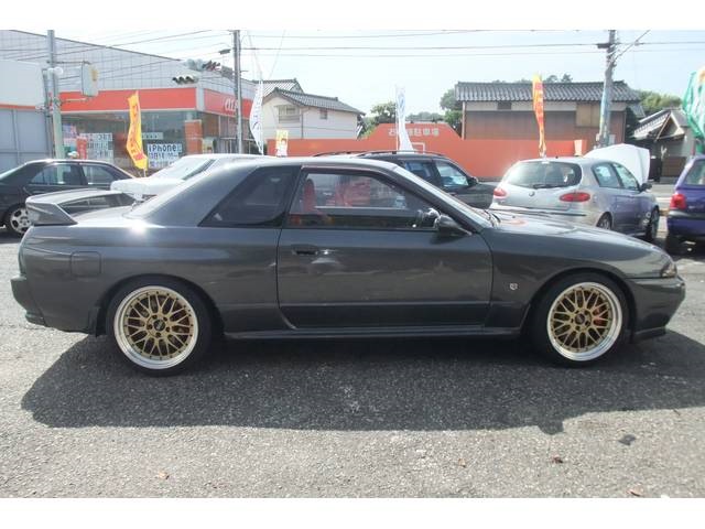 купив донора для кузова. ще один R32 GTR 2