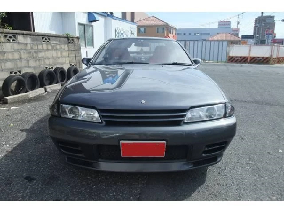 купив донора для кузова. ще один R32 GTR