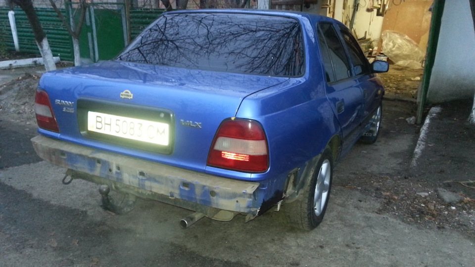 трохи зварювання Nissan Sunny N14 3