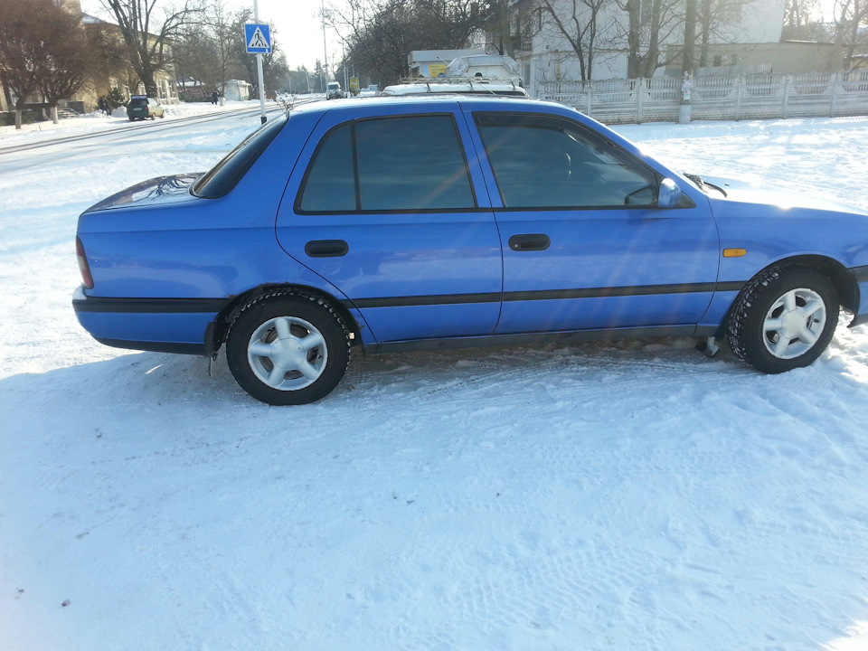 У Новий рік, у новому вигляді Nissan Sunny N14 2