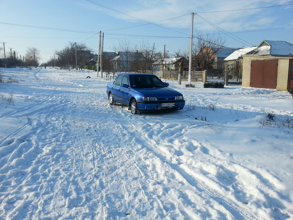 У Новий рік, у новому вигляді Nissan Sunny N14 1