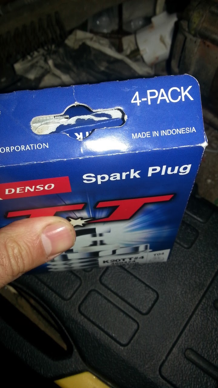 Зміна свічок на Denso Twin Tip K20TT Nissan Sunny N14 3