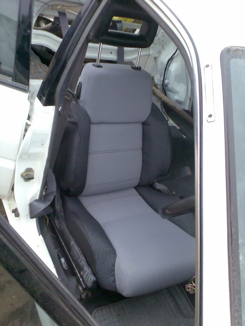 крісла від GTI n13