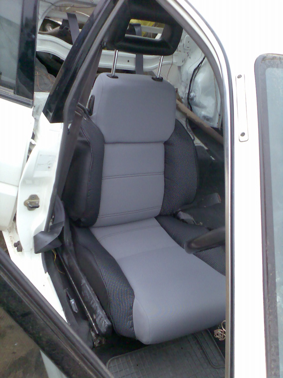 крісла від GTI n13 1