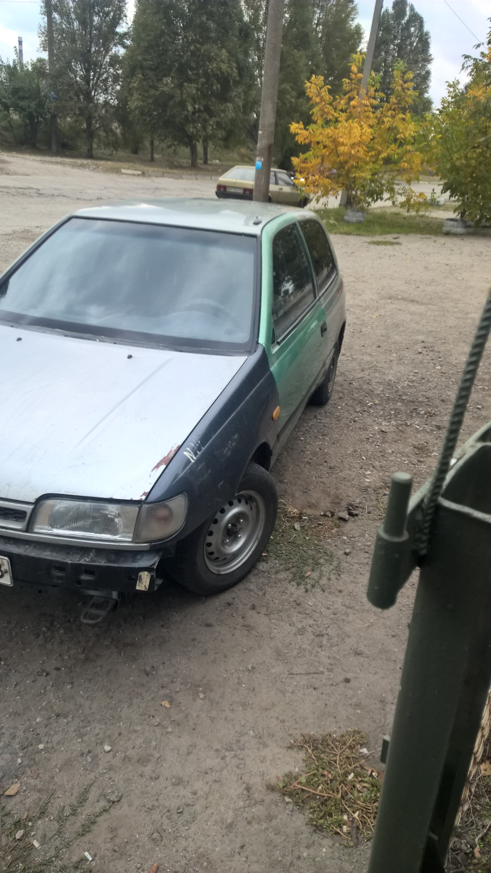 а ниссан едет 2