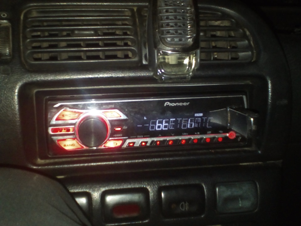 Pioneer MVH-150UB 6 шт rca!.. 1