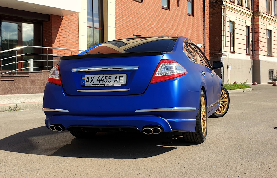 Nissan Teana Blue Matte Chrome 5