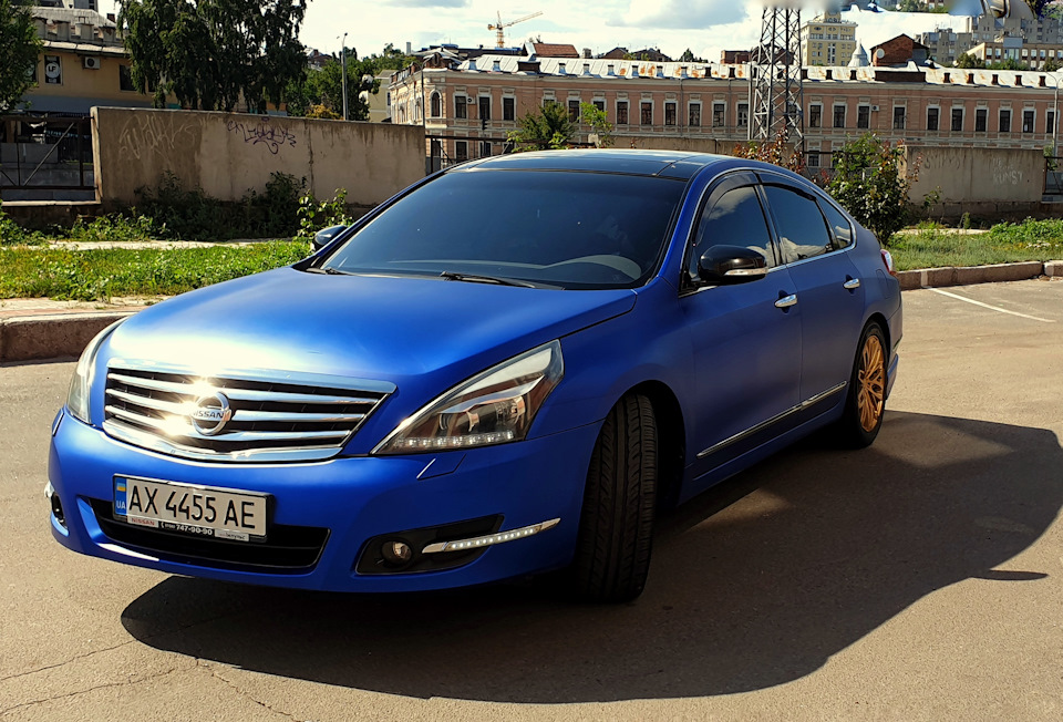 Nissan Teana Blue Matte Chrome 3