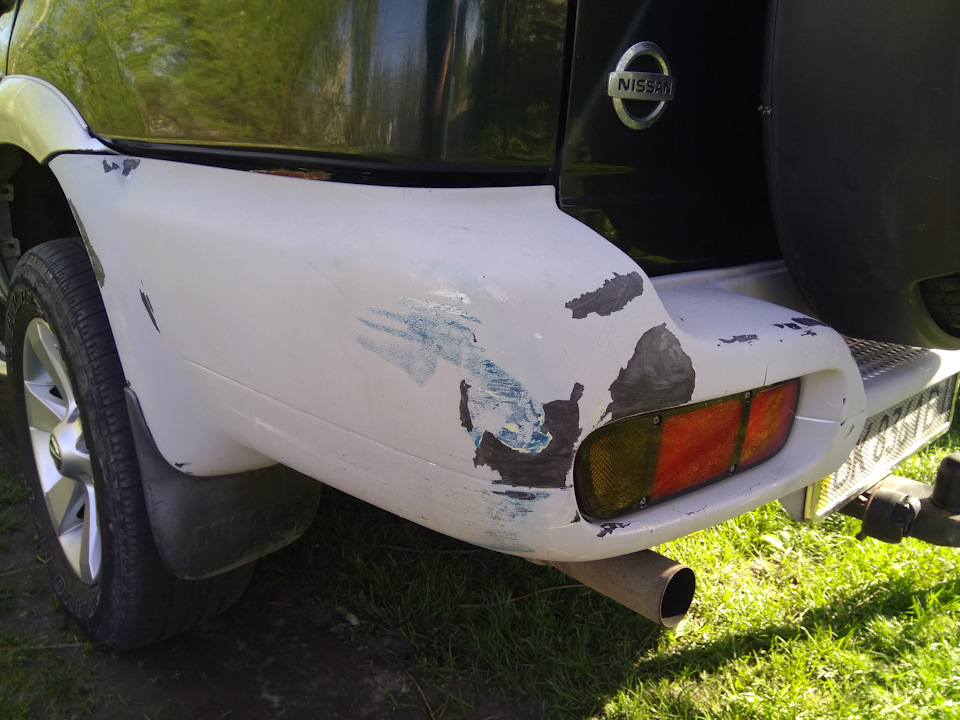 Nissan Terrano 2 проти Mitsubishi Space Star 1