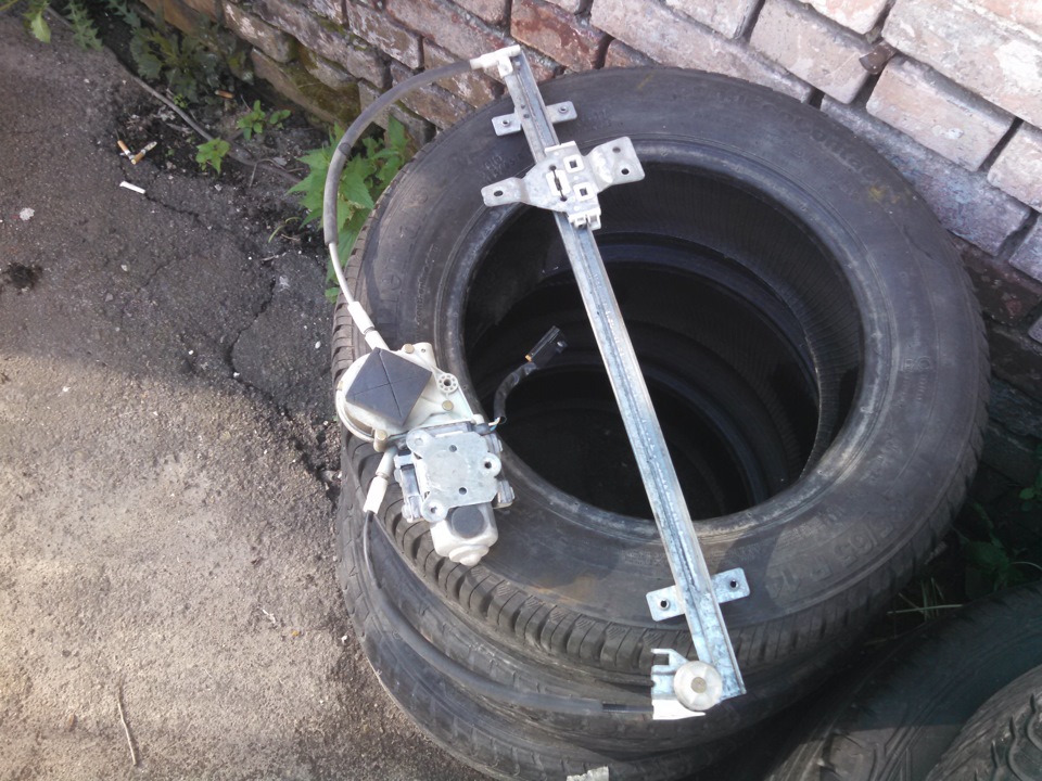 Замінив склопідйомник 1