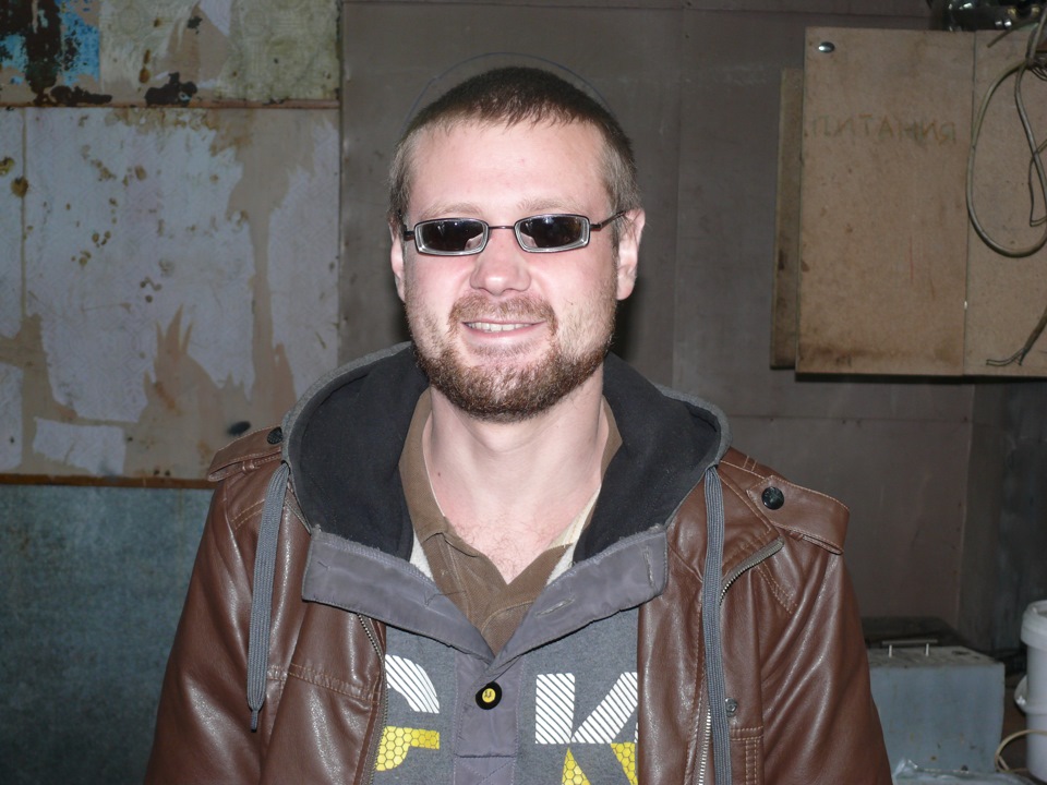 Справа рухається. :) 5