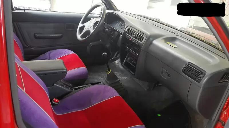 Nissan Pathfinder 4x2 XE-V6 (тільки задній привід) по заводу :). 2