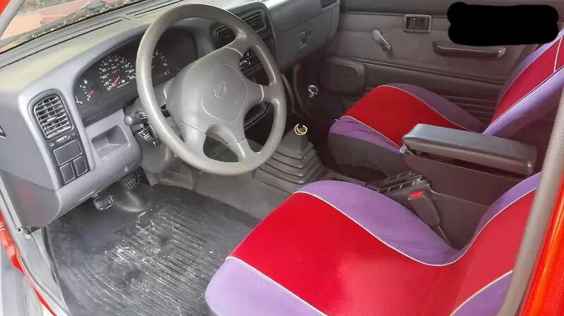 Nissan Pathfinder 4x2 XE-V6 (тільки задній привід) по заводу :). 1