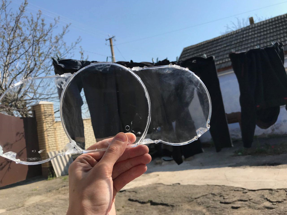 Відполірував щиток приладів 3