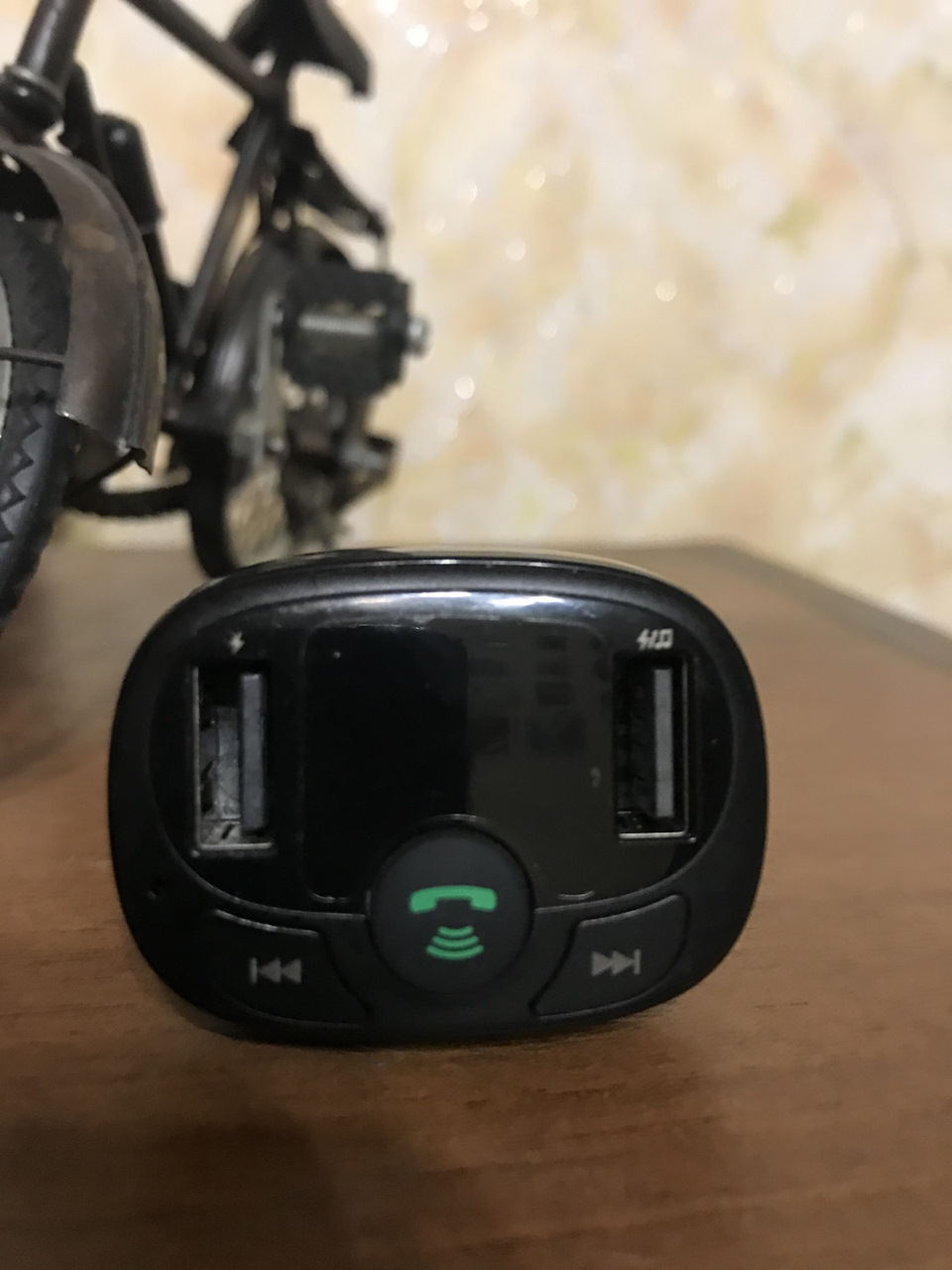 FM-трансмітер Baseus T-Typed S-09A 1