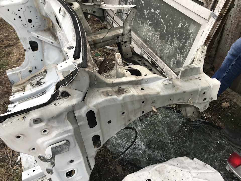 Заміна подовжувачів та бризковика лонжерона 4