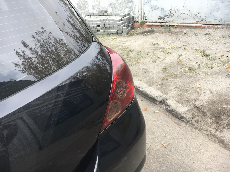 Тоніронія задніх ліхтарів 3