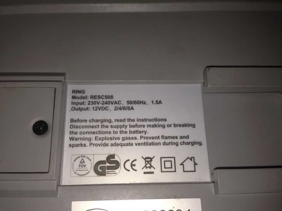 Інтеллектуальна зарядка для АКБ RING RESC508 3
